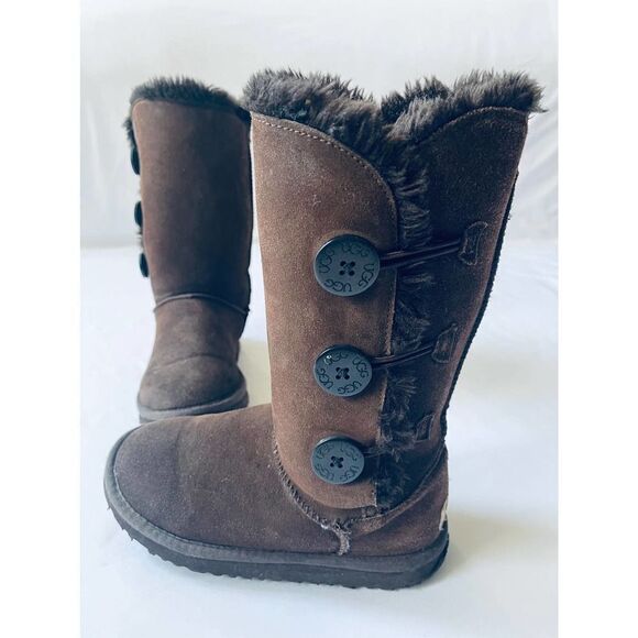 UGG Boots Bailey Buttons W6 - Picture 2 of 9